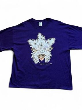 Vintage New Orleans Mardi Gras Feather Masquerade Graphic Tee - Purple XXL